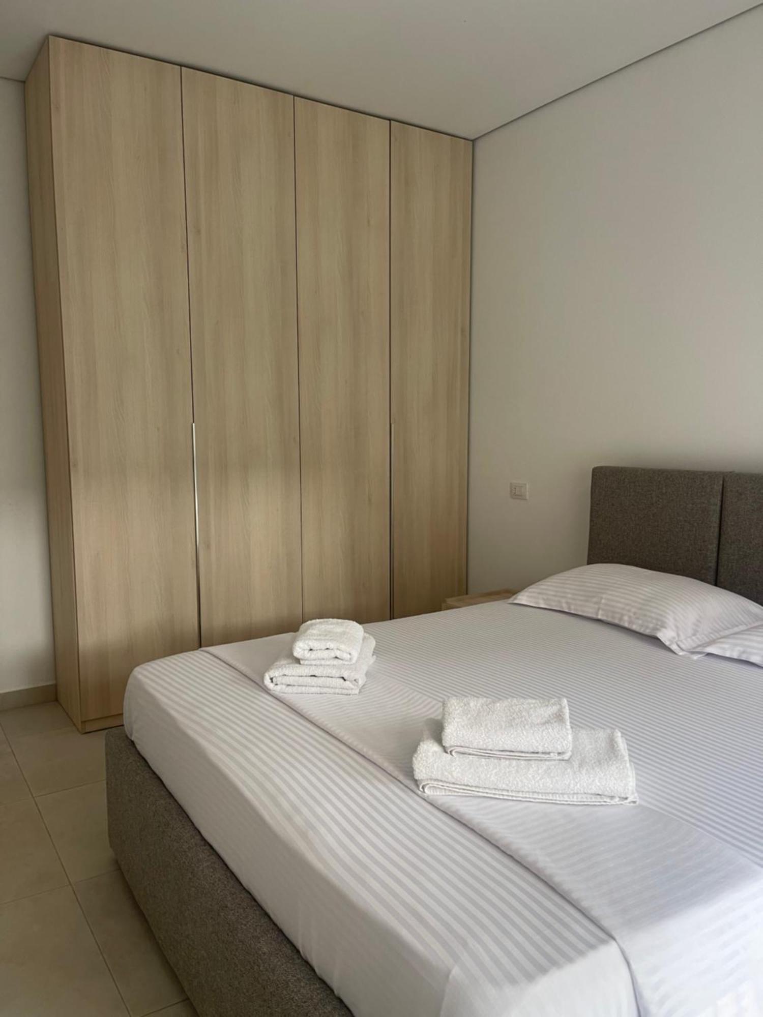 Eme Apartments - Kompleksi San Pietro, Gjiri I Lalzit Durrës Exteriör bild