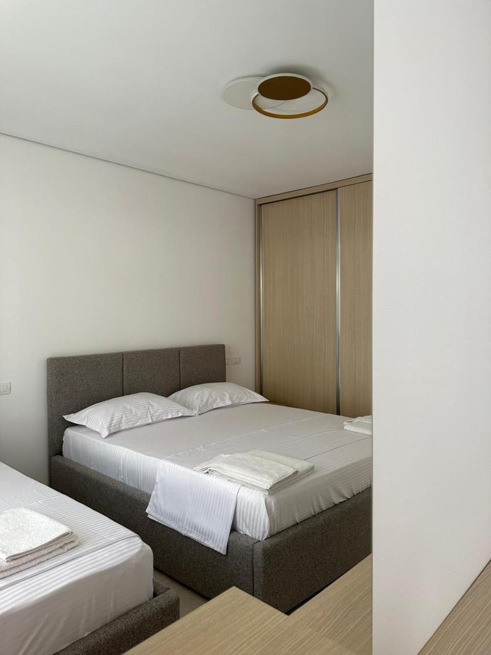 Eme Apartments - Kompleksi San Pietro, Gjiri I Lalzit Durrës Exteriör bild