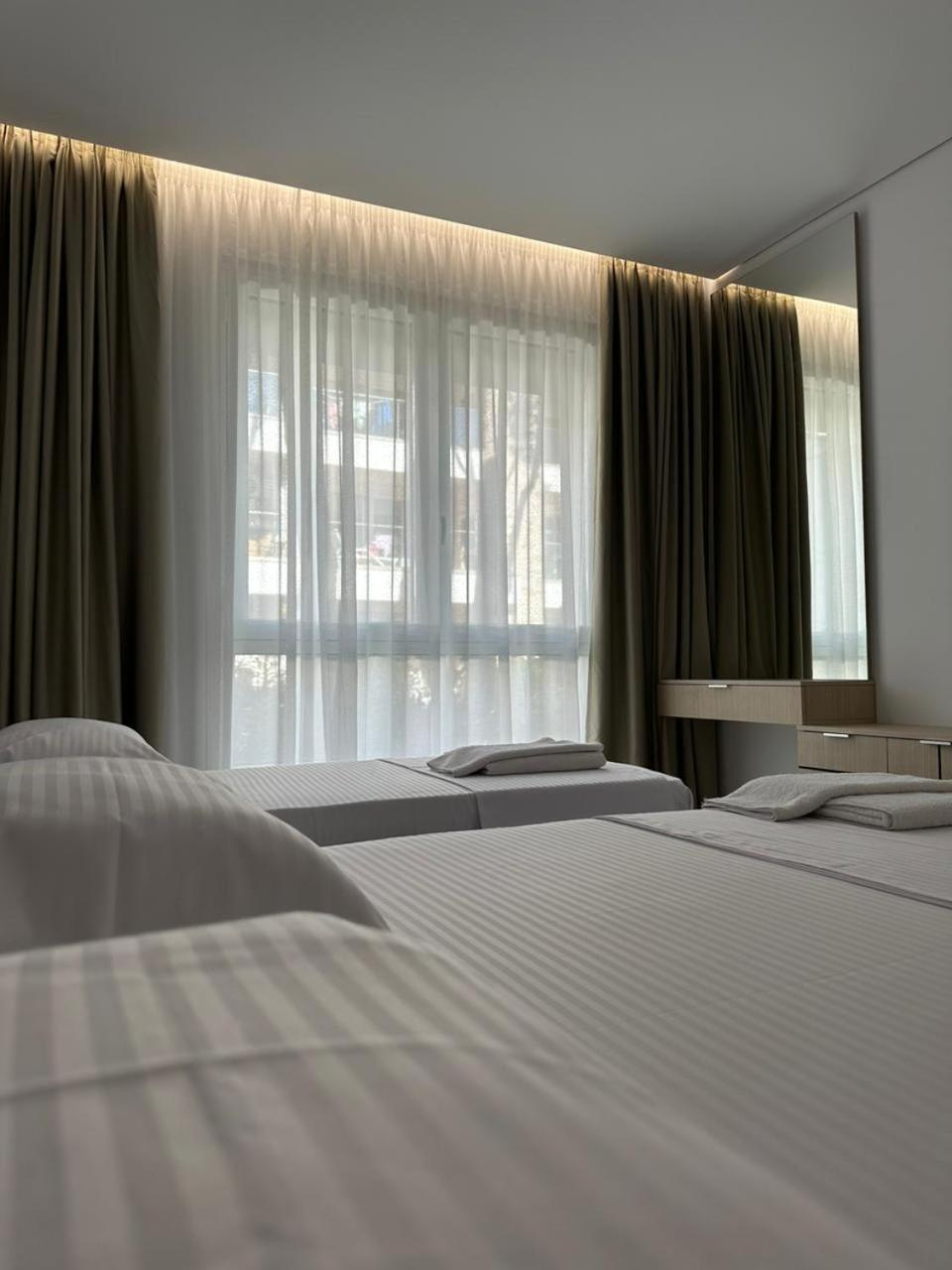 Eme Apartments - Kompleksi San Pietro, Gjiri I Lalzit Durrës Exteriör bild