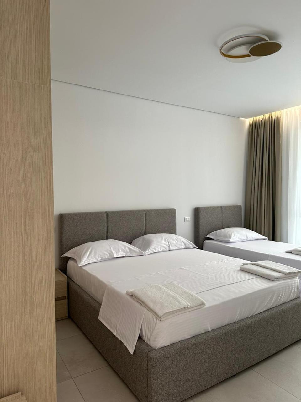 Eme Apartments - Kompleksi San Pietro, Gjiri I Lalzit Durrës Exteriör bild