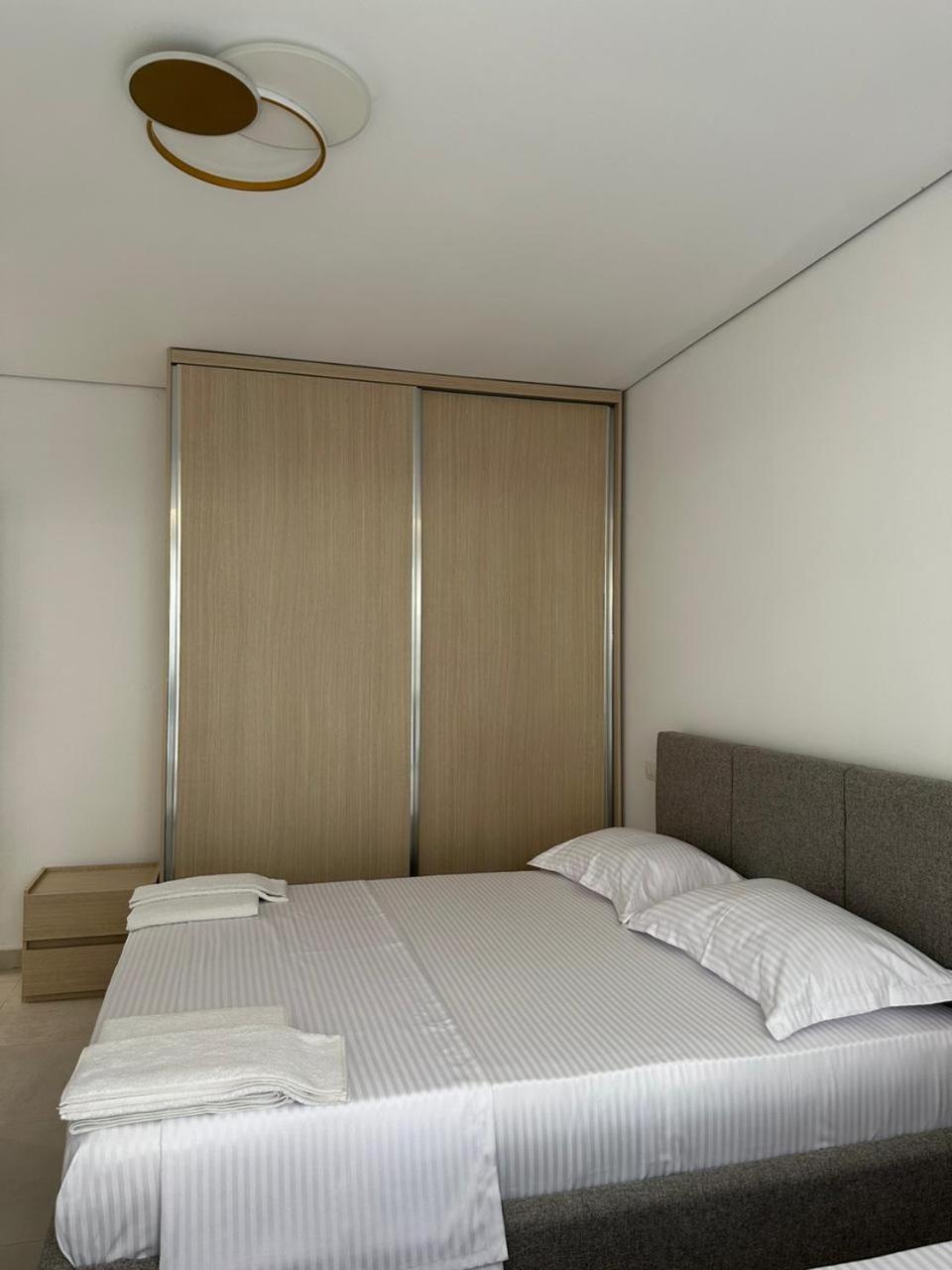 Eme Apartments - Kompleksi San Pietro, Gjiri I Lalzit Durrës Exteriör bild