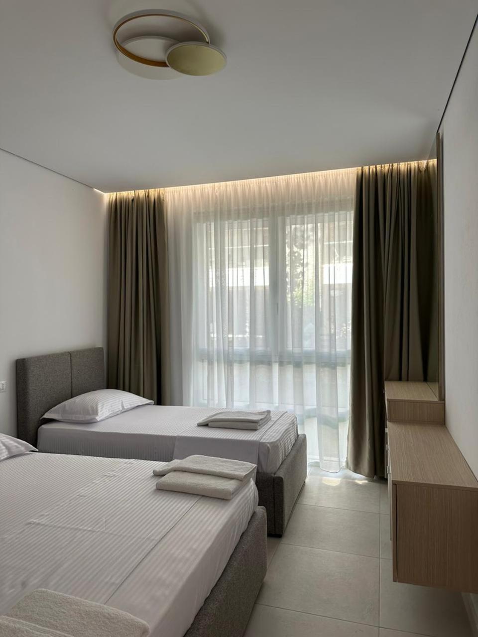 Eme Apartments - Kompleksi San Pietro, Gjiri I Lalzit Durrës Exteriör bild